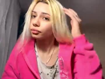 Jonelltanequodle Chaturbate stream image from December 17, 2025