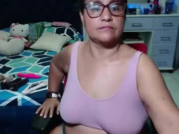 Pervert_Mommy_X Chaturbate stream image from December 17, 2025