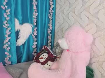 Bella_Swonn_ Chaturbate stream image from December 17, 2025