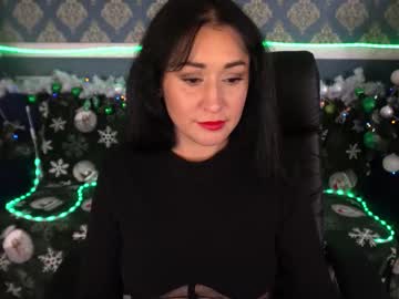 Carolinaafoxyyy Chaturbate stream image from December 17, 2025