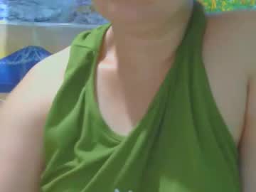 Prettynhing Chaturbate stream image from December 17, 2025