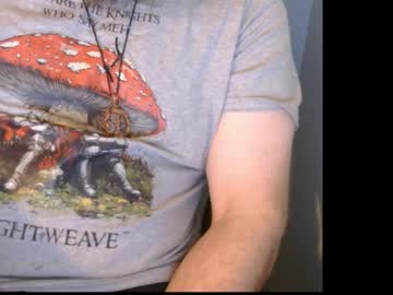 Hippiefunball Chaturbate stream image from December 17, 2025