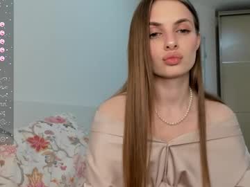 Ju_Lii Chaturbate stream image from December 17, 2025