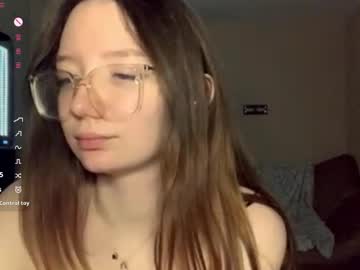 Maidacompston Chaturbate stream image from December 17, 2025