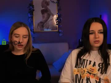 Molly_Lesser Chaturbate stream image from December 17, 2025