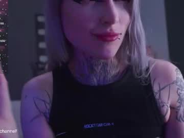 Fraulein_Mooon Chaturbate stream image from December 17, 2025