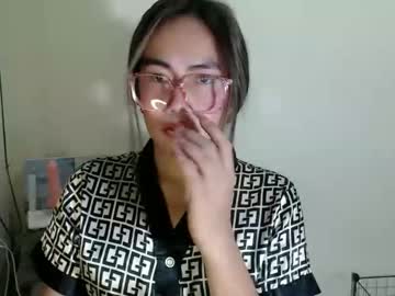 Itsurgil_Kloeh Chaturbate stream image from December 17, 2025