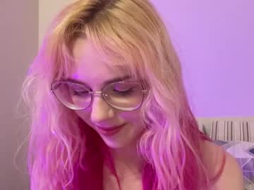 Katrinsweets19 Chaturbate stream image from December 17, 2025