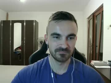 Mu5clemania Chaturbate stream image from December 17, 2025