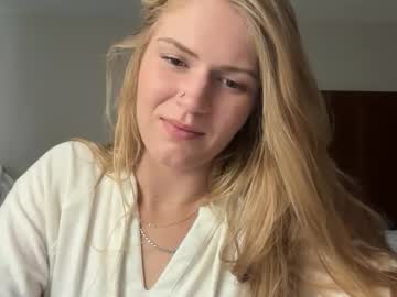 Phoenixbabie21 Chaturbate stream image from December 17, 2025