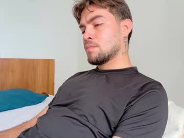 Alextwunkk Chaturbate stream image from December 17, 2025