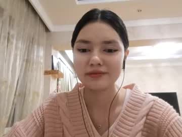 Helgakraszewski Chaturbate stream image from December 17, 2025