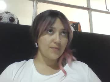 Emiliahoney Chaturbate stream image from December 17, 2025