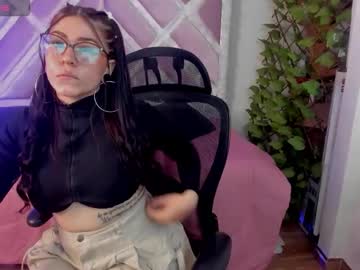 Emmaaa69 Chaturbate stream image from December 17, 2025