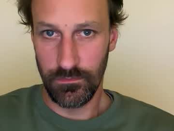 Maenu_69 Chaturbate stream image from December 17, 2025