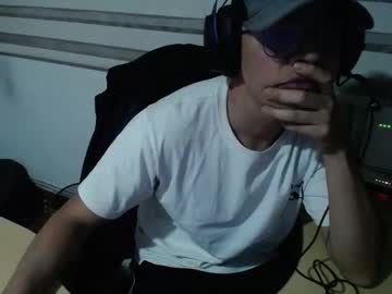 Powerfulzeus2 Chaturbate stream image from December 18, 2025