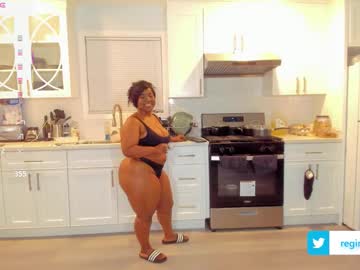 Reginabanx Chaturbate stream image from December 18, 2025