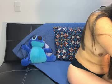 Ahsleysnow Chaturbate stream image from December 18, 2025