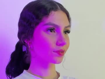 Cloee20_ Chaturbate stream image from December 18, 2025