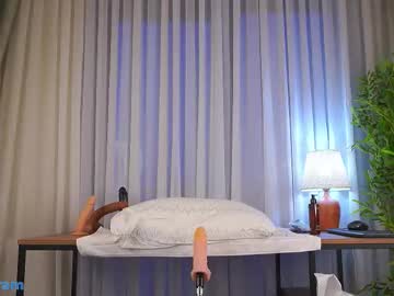 Emilyfinne Chaturbate stream image from December 18, 2025