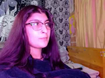Littlee_Brat Chaturbate stream image from December 18, 2025