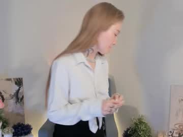 Melodievejar Chaturbate stream image from December 18, 2025