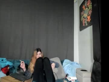 Roxihazeleyes Chaturbate stream image from December 18, 2025