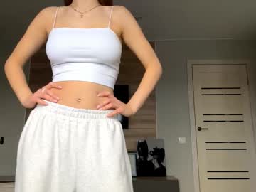 Carolecronan Chaturbate stream image from December 18, 2025