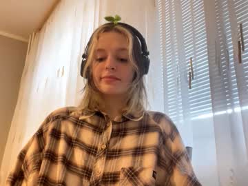 Marylyntunget Chaturbate stream image from December 18, 2025