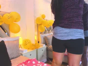 Raquel_Moore Chaturbate stream image from December 18, 2025