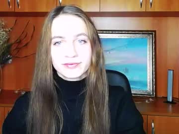 Smilequeen_3 Chaturbate stream image from December 18, 2025