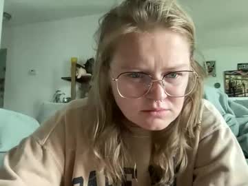 Madlymads Chaturbate stream image from December 18, 2025