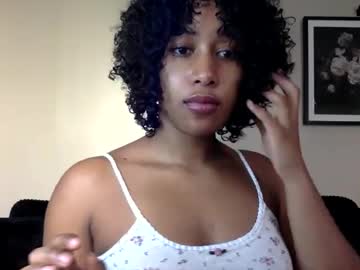 Gyalxoxo Chaturbate stream image from December 18, 2025