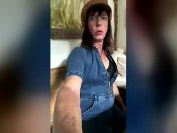Transslavechic Chaturbate stream image from December 18, 2025