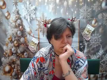 Lunadobra Chaturbate stream image from December 18, 2025