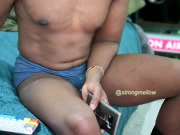 Strongmellow Chaturbate stream image from December 18, 2025