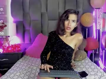 Katyamonrooe Chaturbate stream image from December 18, 2025