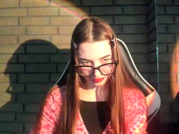 Kirakittenn Chaturbate stream image from December 18, 2025