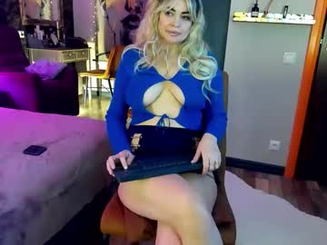 Milenabiaa Chaturbate stream image from December 18, 2025