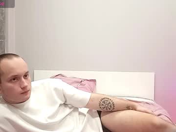 Pearl_Couple Chaturbate stream image from December 18, 2025