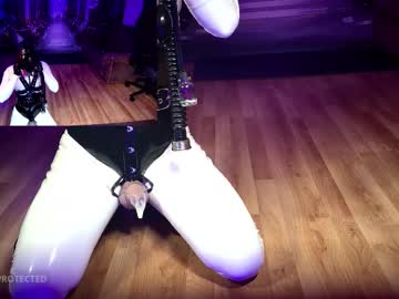 Plasticme Chaturbate stream image from December 18, 2025