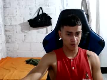 Flacolatind Chaturbate stream image from December 19, 2025