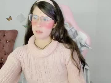 Zooeybelair Chaturbate stream image from December 19, 2025