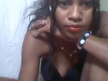 Camillah02 Chaturbate stream image from December 19, 2025