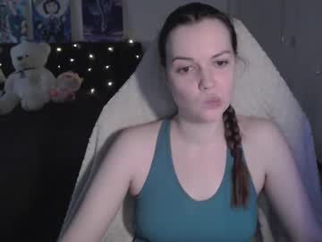 Little__Flowers Chaturbate stream image from December 19, 2025