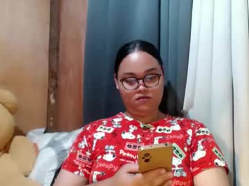 Urasian_Hotchix69 stream image from December 19, 2025