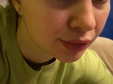 Fairyilona Chaturbate stream image from December 19, 2025