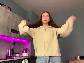 Iraidamoos Chaturbate stream image from December 19, 2025