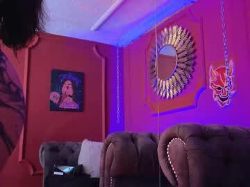 Julieta_Russell Chaturbate stream image from December 19, 2025