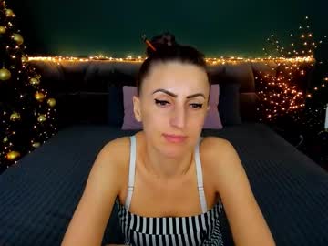 Rebecca_Diamonds Chaturbate stream image from December 19, 2025